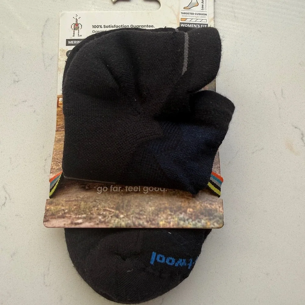 Smartwool Women's Run Low Ankle Socks Black L Targeted Cushion Merino Wool NWT